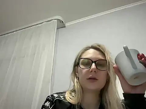 NikexPretty online show from 18, 12, 2025