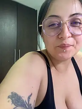SarahCastro1  online show from 12, 5, 2026
