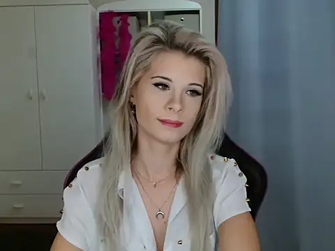 KristineGlow online show from 27, 10, 2025