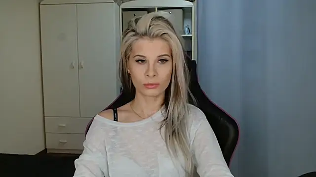 KristineGlow online show from 17, 4, 2026