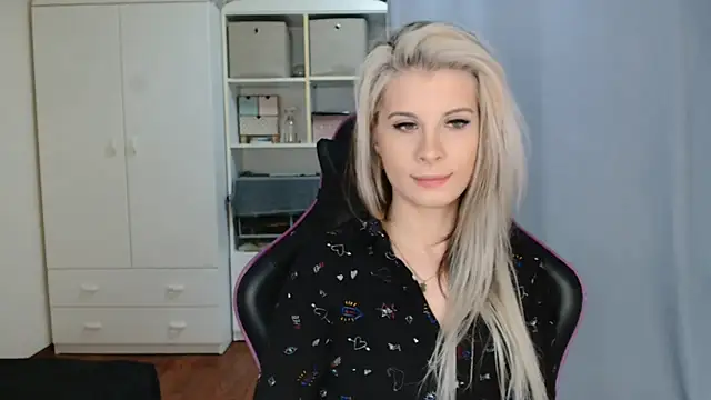 KristineGlow online show from 20, 4, 2026