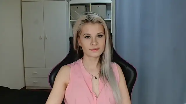 KristineGlow online show from 23, 4, 2026