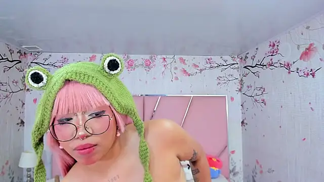 SafiroAgataaa online show from 5, 2, 2026