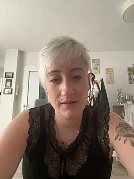 Snapshot of Rozendefotz chatting on 11, 9, 2025 Rozendefotz online show from 11, 9, 2025
