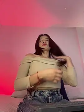 Snapshot of BrunnetAri_ chatting on 28, 5, 2026 BrunnetAri online show from 28, 5, 2026
