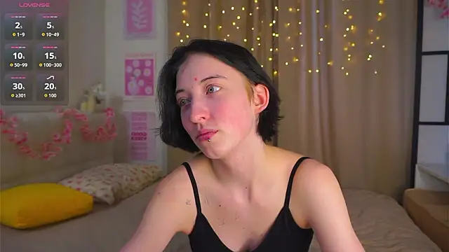 JuanaFriesz online show from 5, 3, 2026