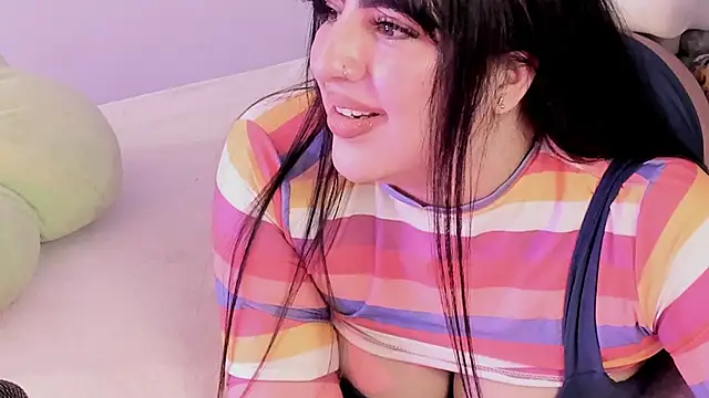 Camila Matinez  online show from 3, 11, 2025