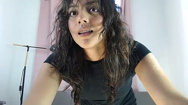 Snapshot of WendySuns_ chatting on 13, 9, 2025 WendySuns online show from 13, 9, 2025