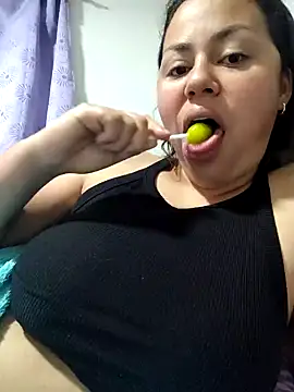 Snapshot of camila-titis chatting on 12, 5, 2026 camila-titis online show from 12, 5, 2026