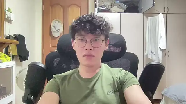 Snapshot of Passionatetwink2 chatting on 5, 2, 2026 Passionatetwink2 online show from 5, 2, 2026
