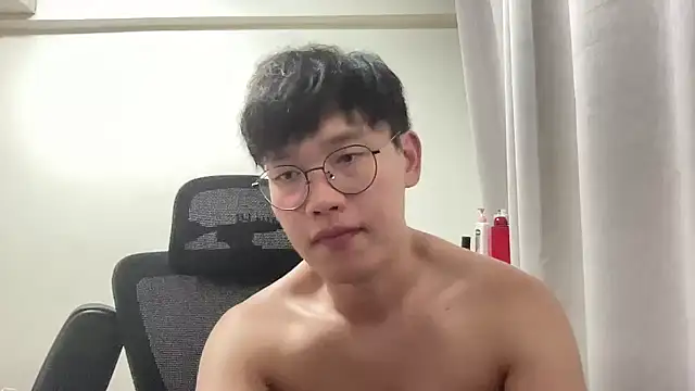 Passionatetwink2 online show from 18, 7, 2026