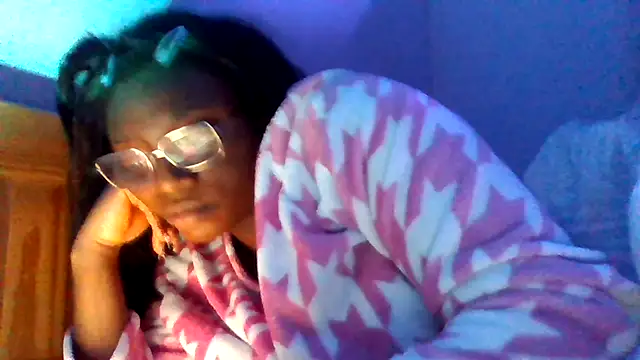 SexyGemBeautyX online show from 4, 12, 2025