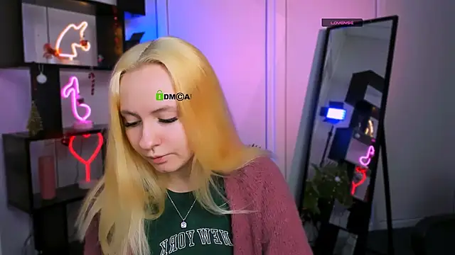 mila glow1 online show from 6, 1, 2026