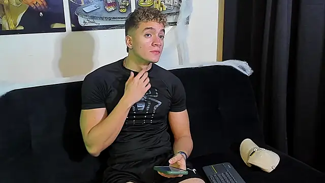 Snapshot of paull_george chatting on 18, 10, 2025 paull george online show from 18, 10, 2025