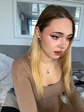 Snapshot of LunaMillie chatting on 16, 9, 2025 LunaMillie online show from 16, 9, 2025