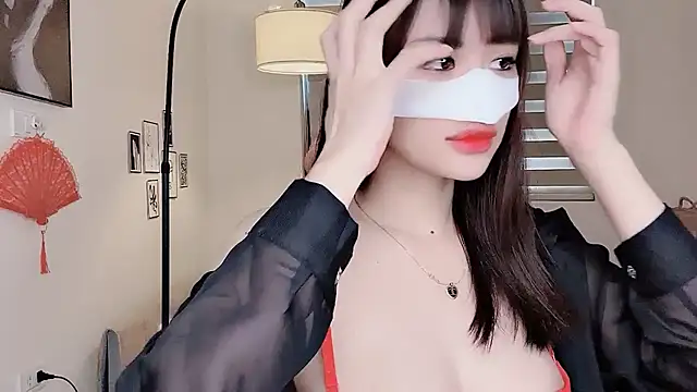 Snapshot of MaiLiiil chatting on 9, 9, 2025 MaiLiiil online show from 9, 9, 2025