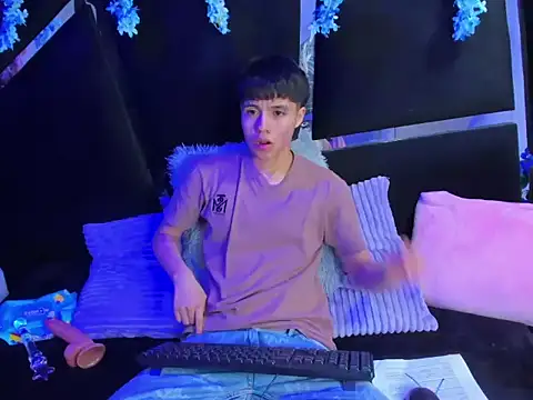 Snapshot of Bruno_Cruzz chatting on 15, 10, 2025 Bruno Cruzz online show from 15, 10, 2025