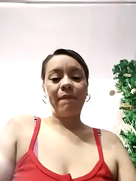 Snapshot of Sky_Junne chatting on 5, 12, 2025 Sky Junne online show from 5, 12, 2025