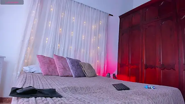 Shantal 777 online show from 12, 9, 2025