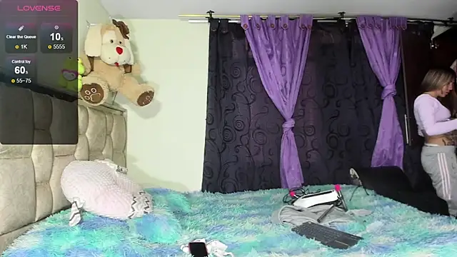 skinnyanddaphne online show from 9, 3, 2026