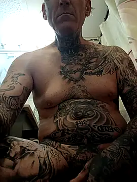 Snapshot of MRTATTWO chatting on 8, 9, 2025 MRTATTWO online show from 8, 9, 2025