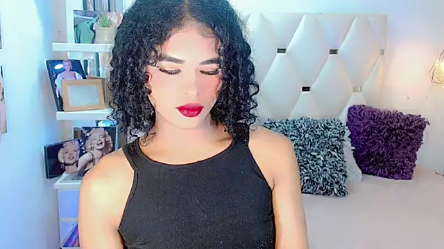 Snapshot of Veronica_Misst_ chatting on 10, 10, 2025 Veronica Misst online show from 10, 10, 2025