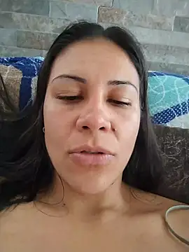 KittyHoleshot87 online show from 11, 3, 2026