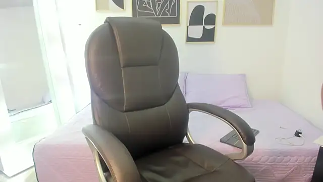 koraline 333 online show from 16, 10, 2025