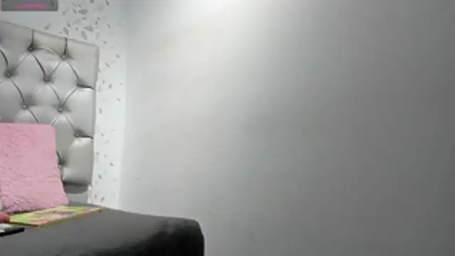 Snapshot of michelle_perla chatting on 24, 11, 2025 michelle perla online show from 24, 11, 2025