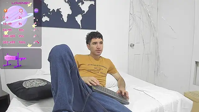 Snapshot of Hot_Maiky chatting on 15, 9, 2025 Hot Maiky online show from 15, 9, 2025