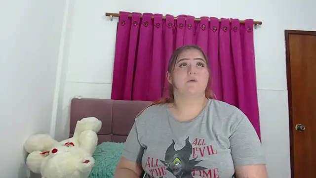 Snapshot of Miiafoox chatting on 29, 10, 2025 Miiafoox online show from 29, 10, 2025