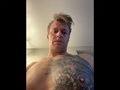Snapshot of DILFiGuess11 chatting on 5, 5, 2026 DILFiGuess11 online show from 5, 5, 2026