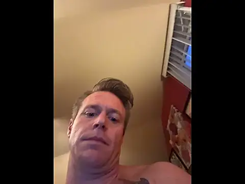 Snapshot of DILFiGuess11 chatting on 10, 5, 2026 DILFiGuess11 online show from 10, 5, 2026