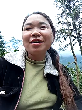 may-squirl online show from 15, 11, 2025