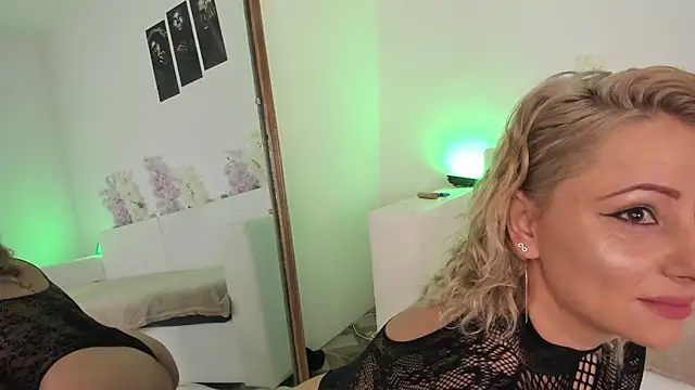 HoneyKissy online show from 1, 12, 2025