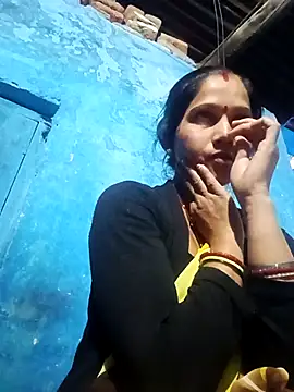 Jooli xx online show from 25, 2, 2026