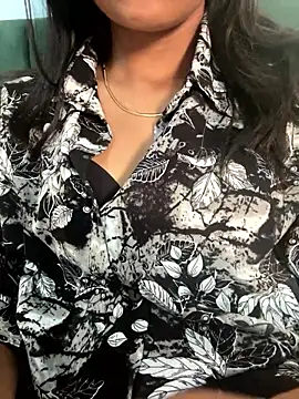 Snapshot of dollyjaan11 chatting on 18, 10, 2025 dollyjaan11 online show from 18, 10, 2025