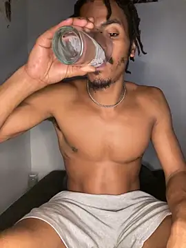 Snapshot of TRILLAHUNG chatting on 15, 9, 2025 TRILLAHUNG online show from 15, 9, 2025