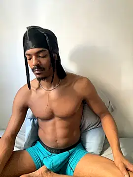 Snapshot of TRILLAHUNG chatting on 19, 9, 2025 TRILLAHUNG online show from 19, 9, 2025