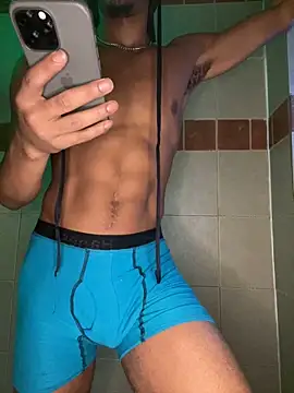 Snapshot of TRILLAHUNG chatting on 20, 9, 2025 TRILLAHUNG online show from 20, 9, 2025