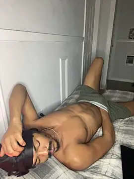 Snapshot of TRILLAHUNG chatting on 30, 9, 2025 TRILLAHUNG online show from 30, 9, 2025