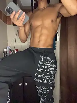 Snapshot of TRILLAHUNG chatting on 6, 11, 2025 TRILLAHUNG online show from 6, 11, 2025