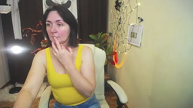 VivianGuchih online show from 18, 10, 2025