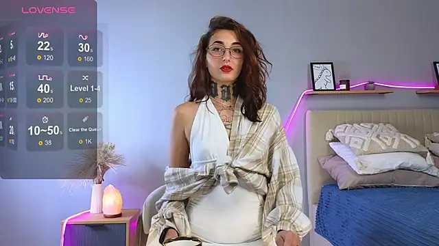 Snapshot of LisaDeVil chatting on 11, 9, 2025 LisaDeVil online show from 11, 9, 2025