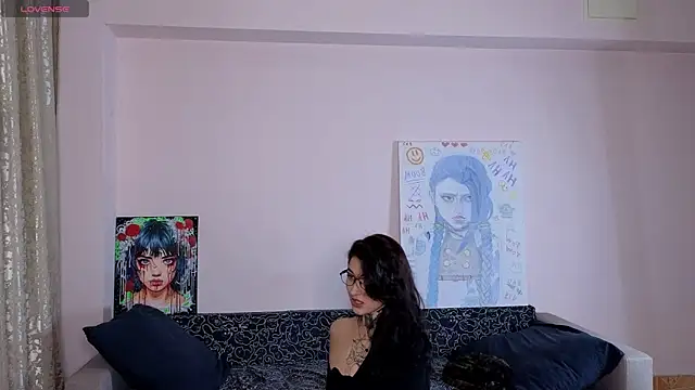 Snapshot of LisaDeVil chatting on 10, 10, 2025 LisaDeVil online show from 10, 10, 2025