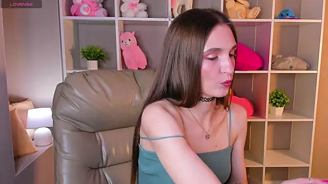 Snapshot of Alisha_Green chatting on 18, 9, 2025 Alisha Green online show from 18, 9, 2025