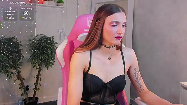 Snapshot of Alisha_Green chatting on 24, 5, 2026 Alisha Green online show from 24, 5, 2026