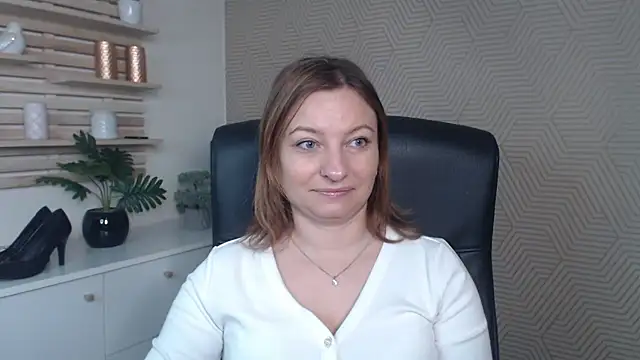 angelaSamt online show from 2, 12, 2025