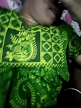 Snapshot of Lavanyaatelugu chatting on 21, 9, 2025 Lavanyaatelugu online show from 21, 9, 2025