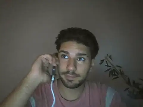 Snapshot of Maxhinelle chatting on 2, 10, 2025 Maxhinelle online show from 2, 10, 2025